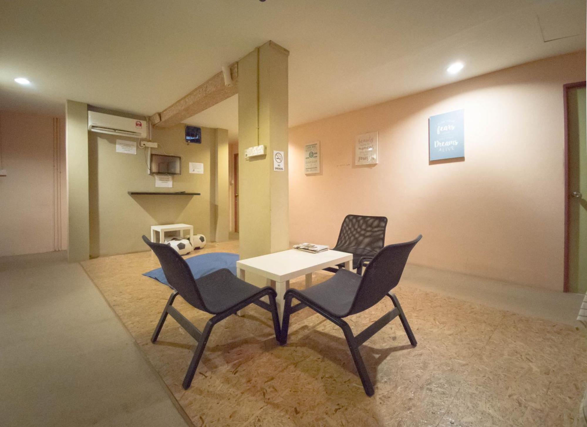 Koptel Budget Hotel Kuching Buitenkant foto