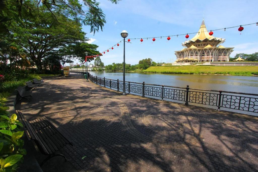 Koptel Budget Hotel Kuching Buitenkant foto