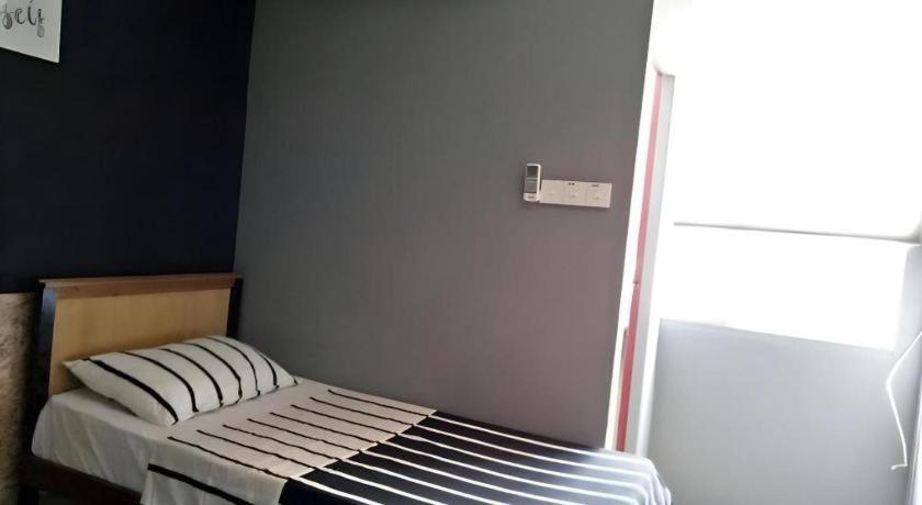 Koptel Budget Hotel Kuching Buitenkant foto