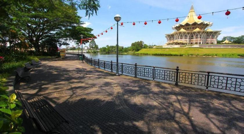 Koptel Budget Hotel Kuching Buitenkant foto