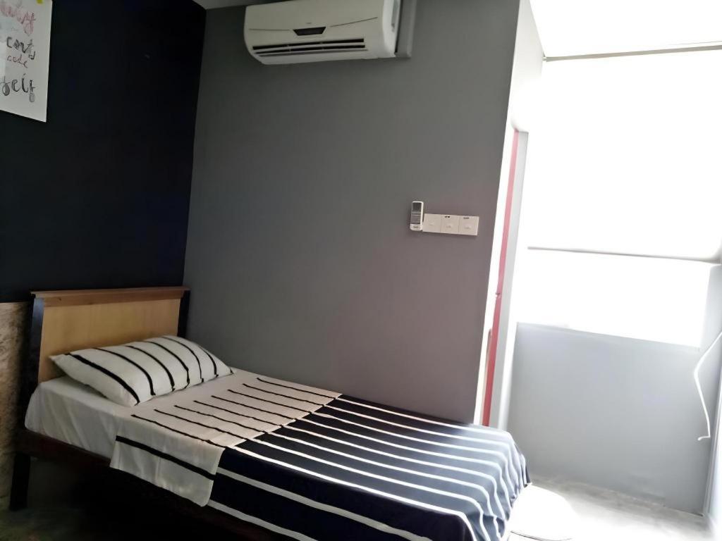 Koptel Budget Hotel Kuching Buitenkant foto
